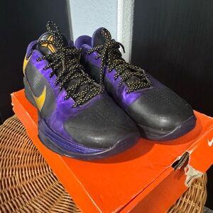 Nike Kobe 5 away